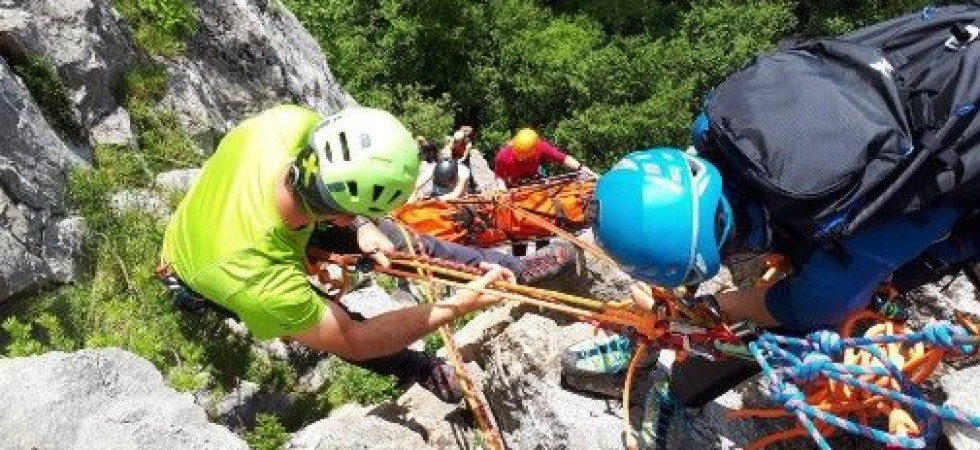 Tragedia sulla ferrata, a 48 anni muore sotto gli occhi del figlio e del nipote per un malore
